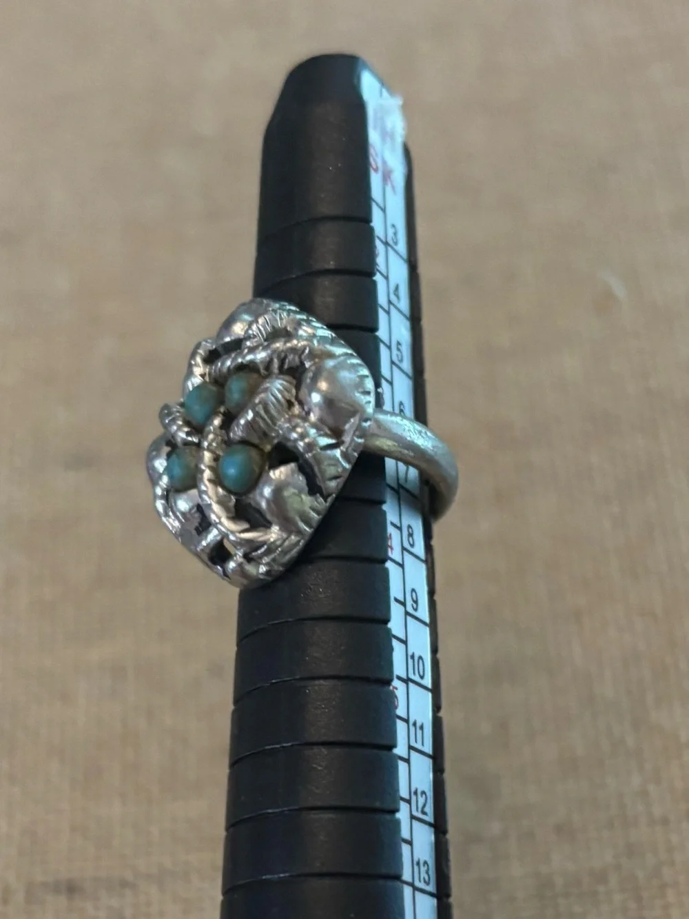 VINTAGE 1973 AVON SIERRA, SOUTHWESTERN SILVERTONE & FAUX TURQUOISE SZ 4.5